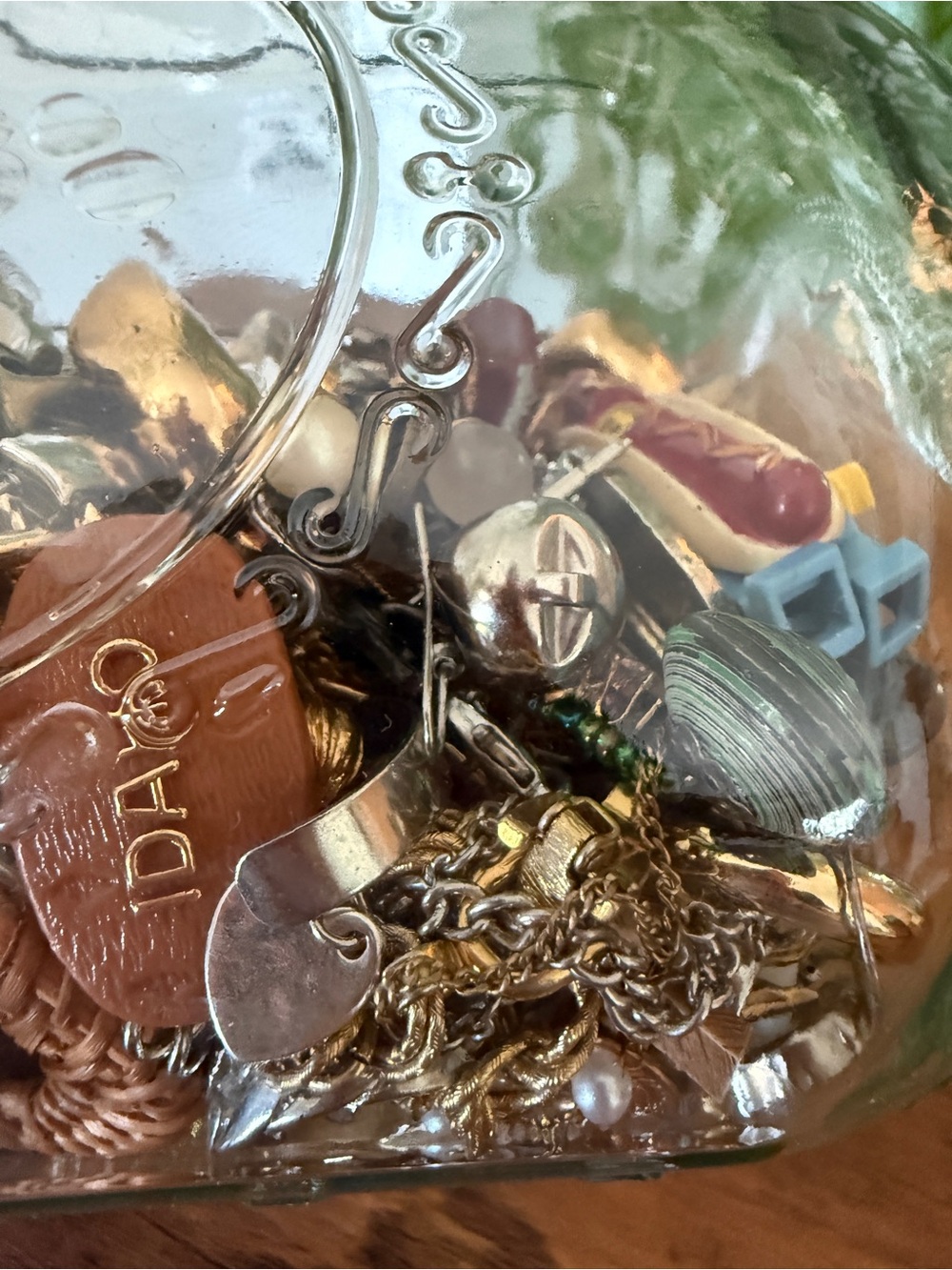 x-large mason jar of trinkets - metal toys, jewelry - Picture 12 of 16